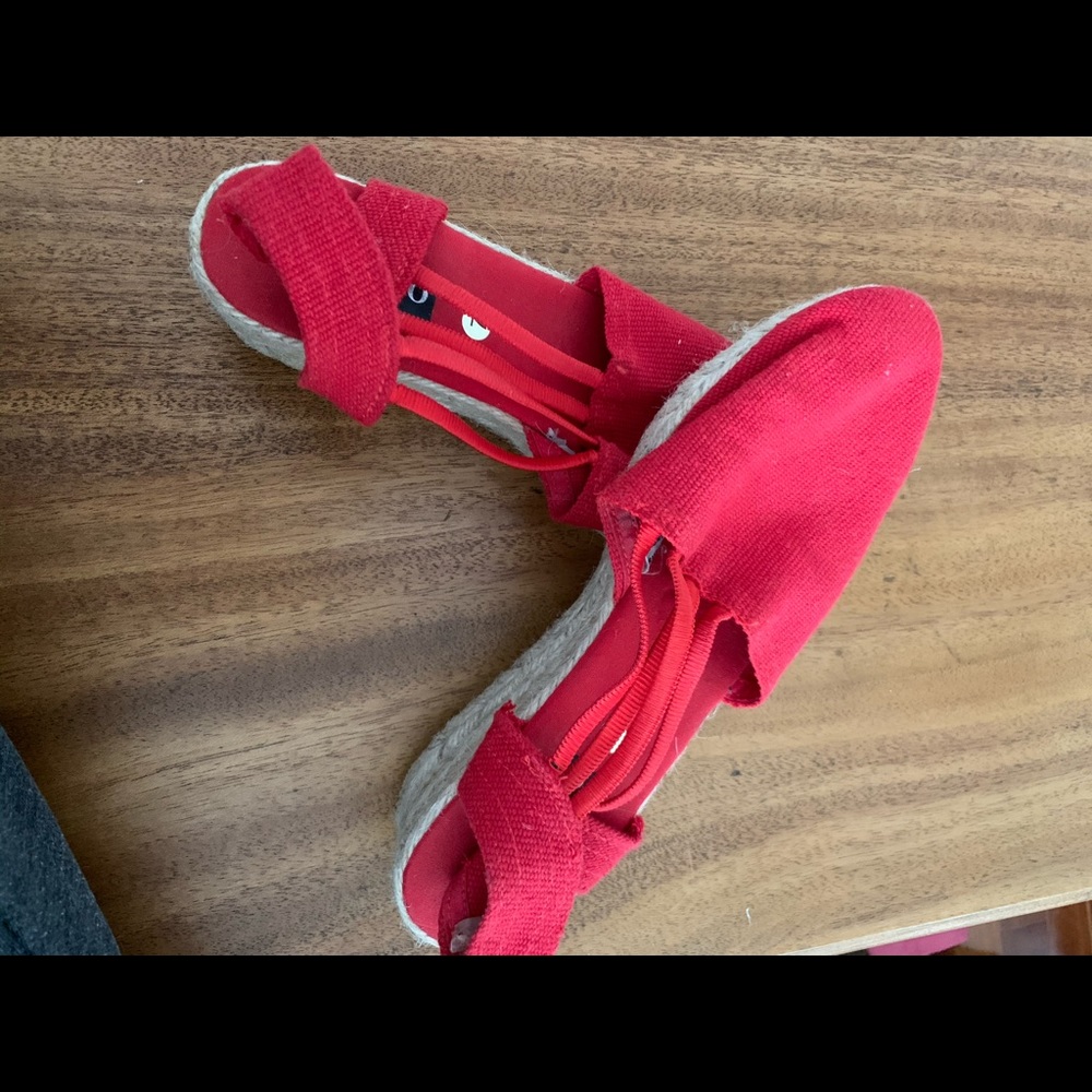 SESTO low wedges